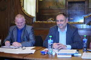 Předseda Rady FVČ p. Smažík (vlevo) a prezident FVČ p. Benda při zasedání Rady FVČ