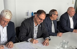 Prezident FVČ p. Benda s ostatními představiteli OC podepisuje sjednanou PKS ČD Cargo, a.s., na rok 2026